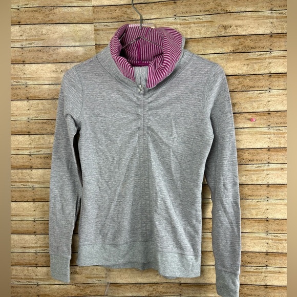 LULULEMON Cowl Neck Reversible Gray Pullover Sweatshirt Women's Size Small - Picture 1 of 6
